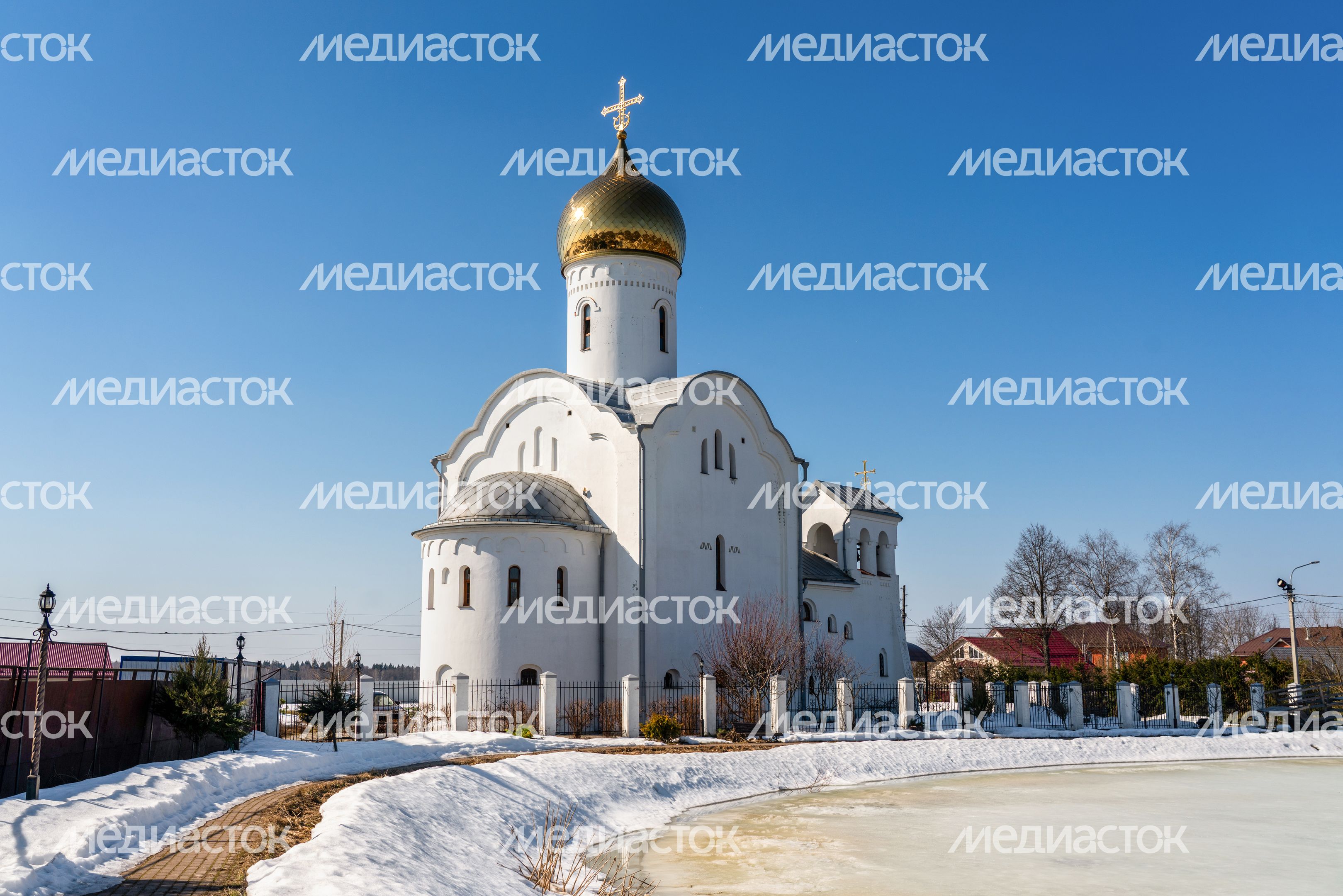 Храм Рождества Пресвятой Богородицы в поселке Поварово округа Солнечногорск Храм Рождества Пресвятой Богородицы в поселке Поварово округа Солнечногорск