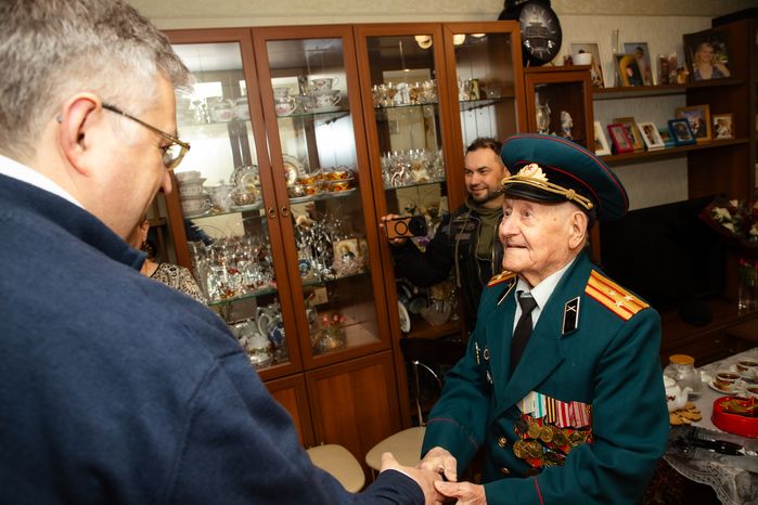 Визит Кирилла Григорьева к ветерану Великой Отечественной войны