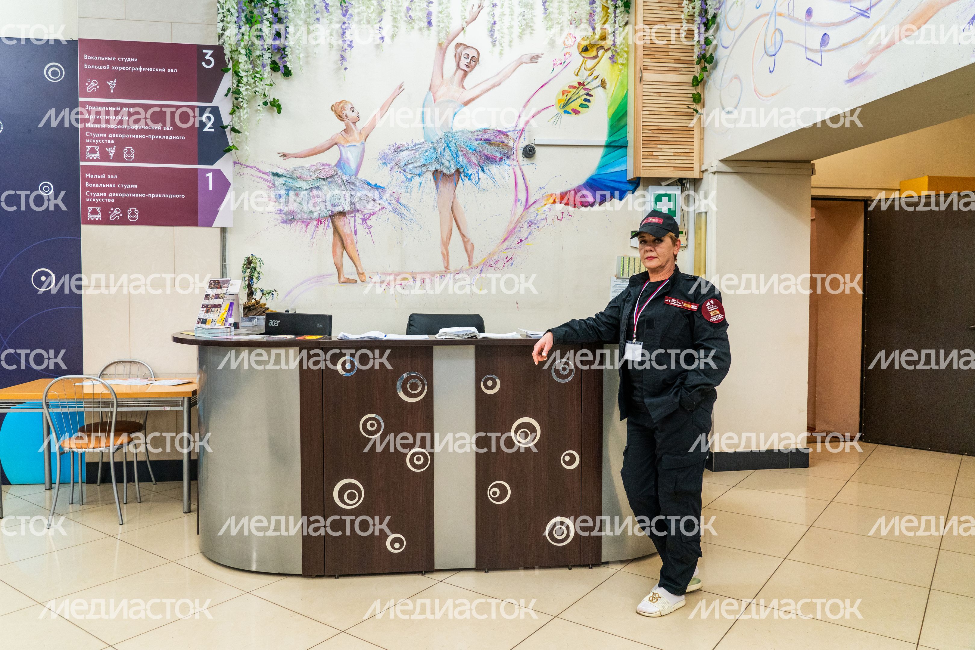 Униформа охранника Городского центра народного творчества и досуга «Лепсе» оформлена в едином стиле проекта «Умный ДК» Униформа охранника Городского центра народного творчества и досуга «Лепсе» оформлена в едином стиле проекта «Умный ДК»