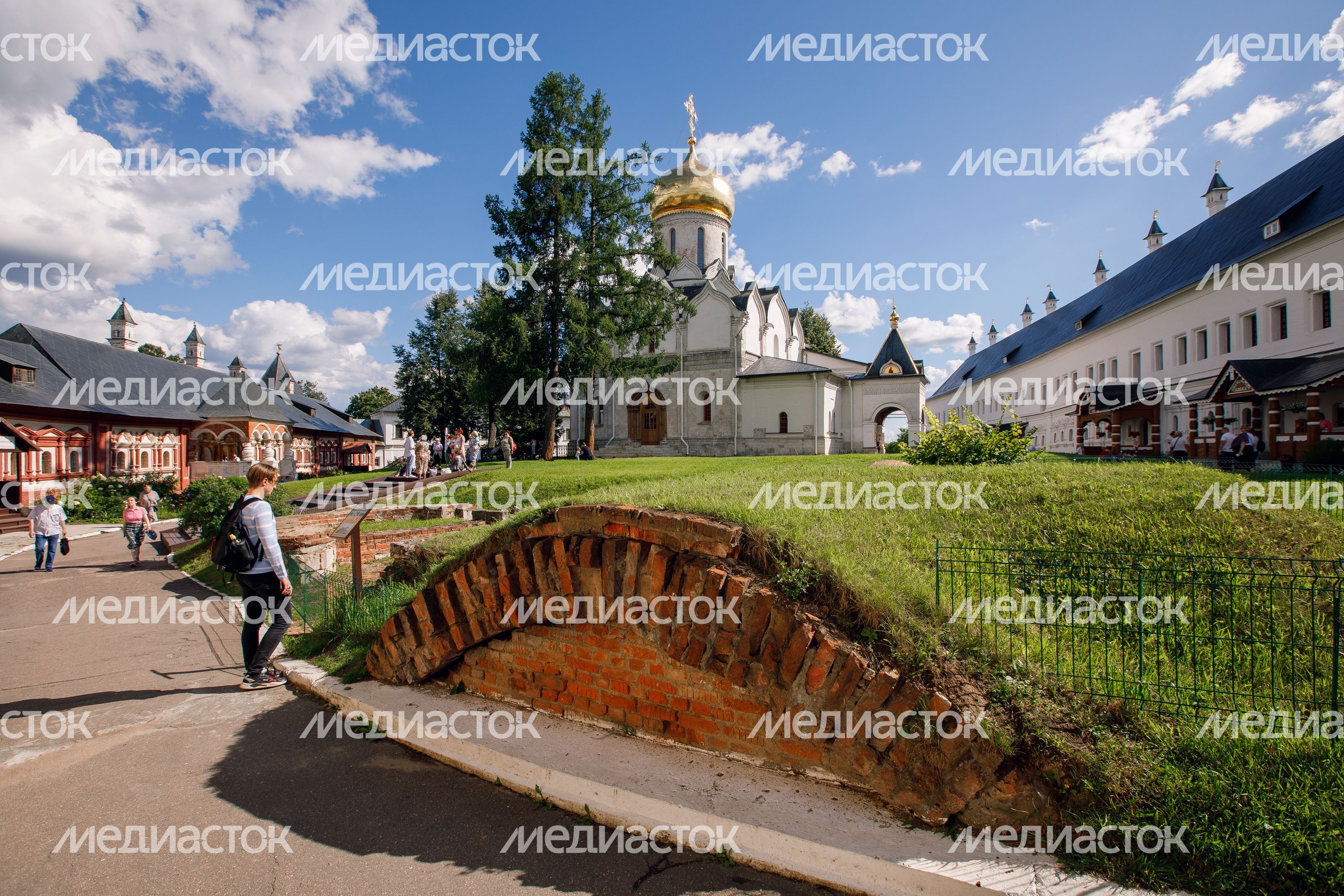 Звенигород. Саввино-Сторожевский монастырь Звенигород. Саввино-Сторожевский монастырь