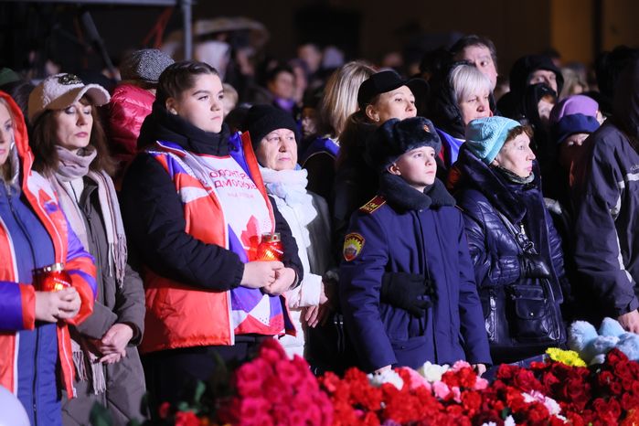 Акция памяти "Журавли" прошла на девятый день после теракта в "Крокус Сити Холле"