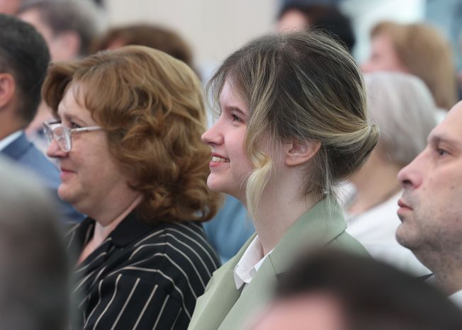 Подмосковных соцработников поздравили с их профессиональным праздником