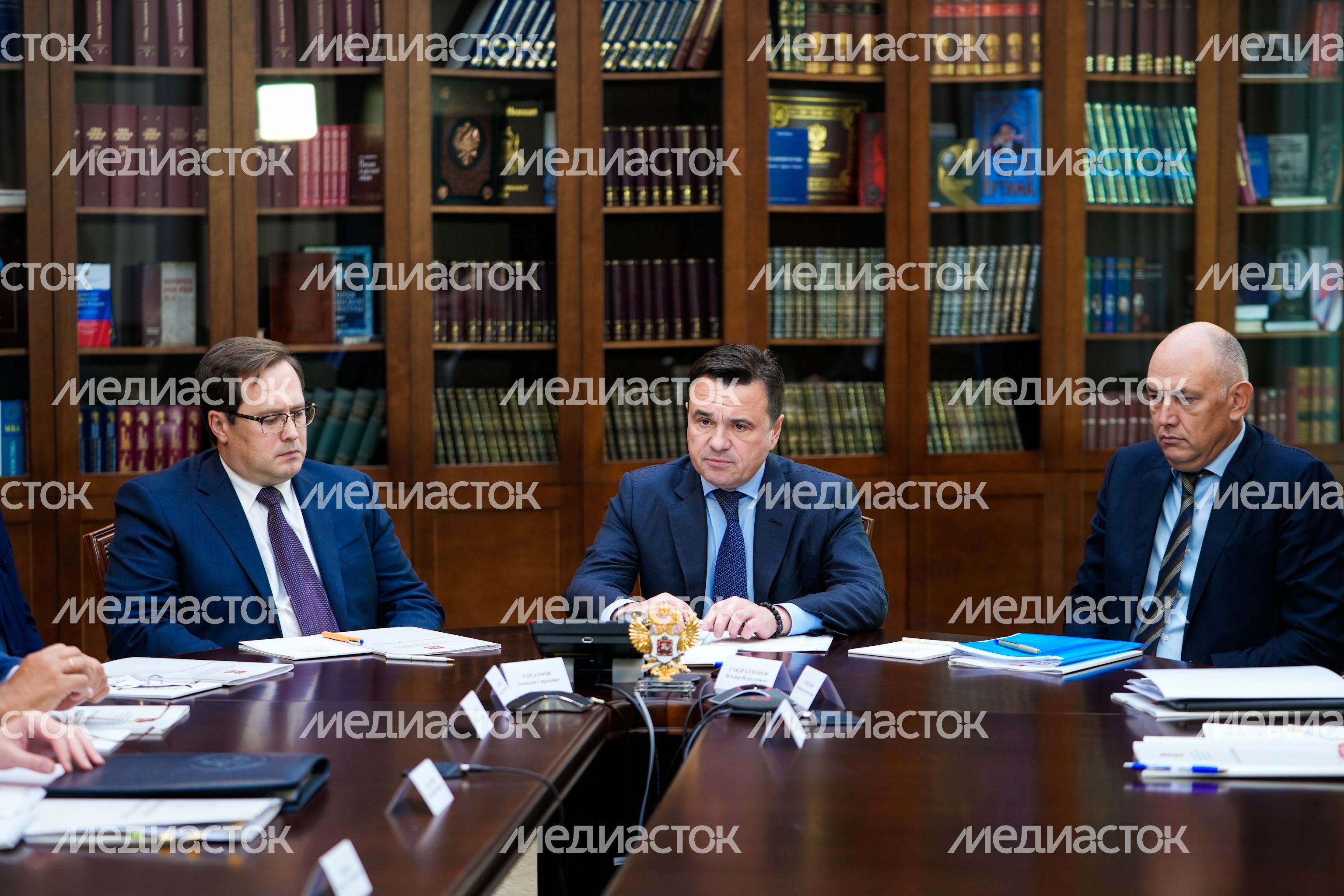 Андрей Воробьев обсудил на оперативном совещании подготовку к отопительному сезону и ограничения на работу мигрантов Андрей Воробьев обсудил на оперативном совещании подготовку к отопительному сезону и ограничения на работу мигрантов