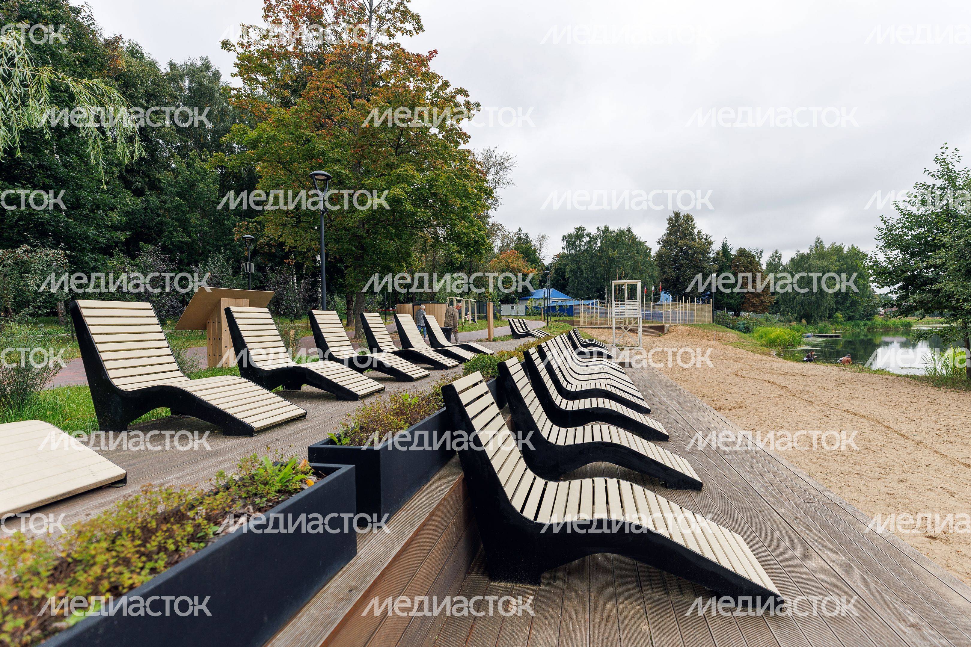 Набережная Щелковского центрального городского парка после благоустройства Набережная Щелковского центрального городского парка после благоустройства