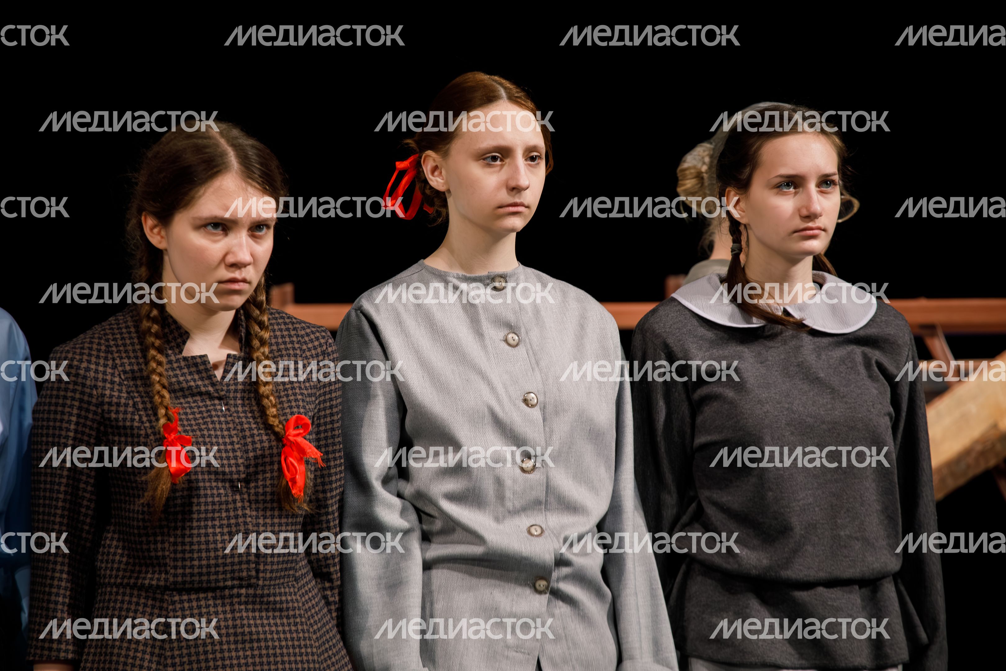 Спектакль «Завтра была война» филиала Детского театра-студии «Колесо» при МБУ ДДТ «Большое Гнездо» из Дмитрова Спектакль «Завтра была война» филиала Детского театра-студии «Колесо» при МБУ ДДТ «Большое Гнездо» из Дмитрова