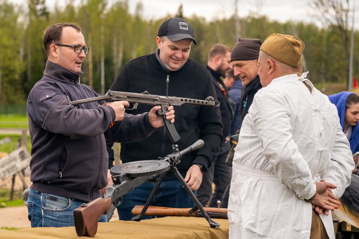 Военно-историческая реконструкция «Штурм Кенигсберга» в День Победы в парке «Патриот» Одинцовского округа