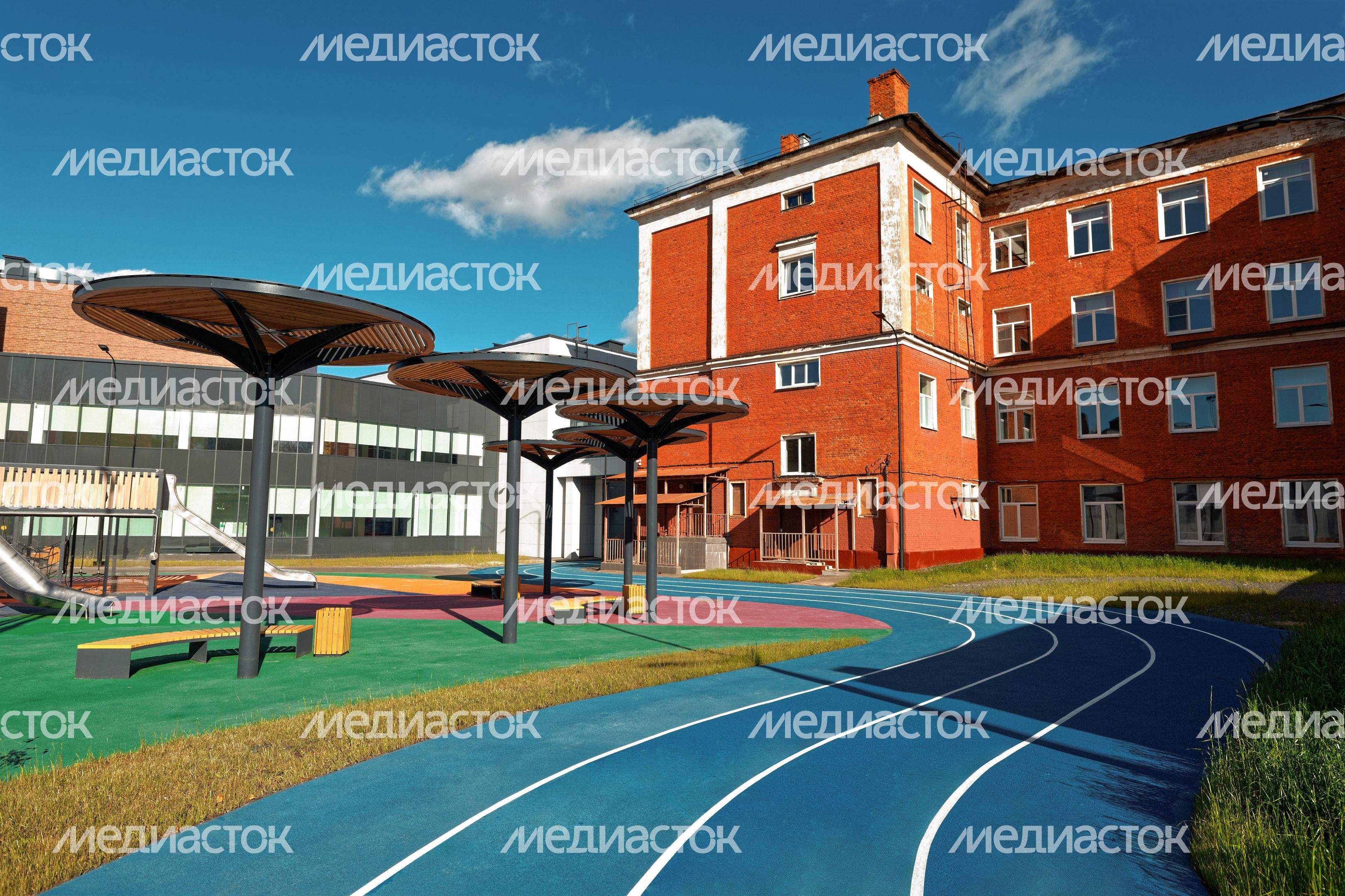 Спортивная площадка у новой пристройки к средней школе №16 на 580 мест в Подольске