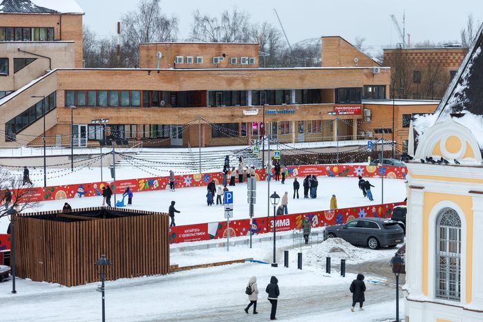 Каток на Торговой площади в Дмитрове