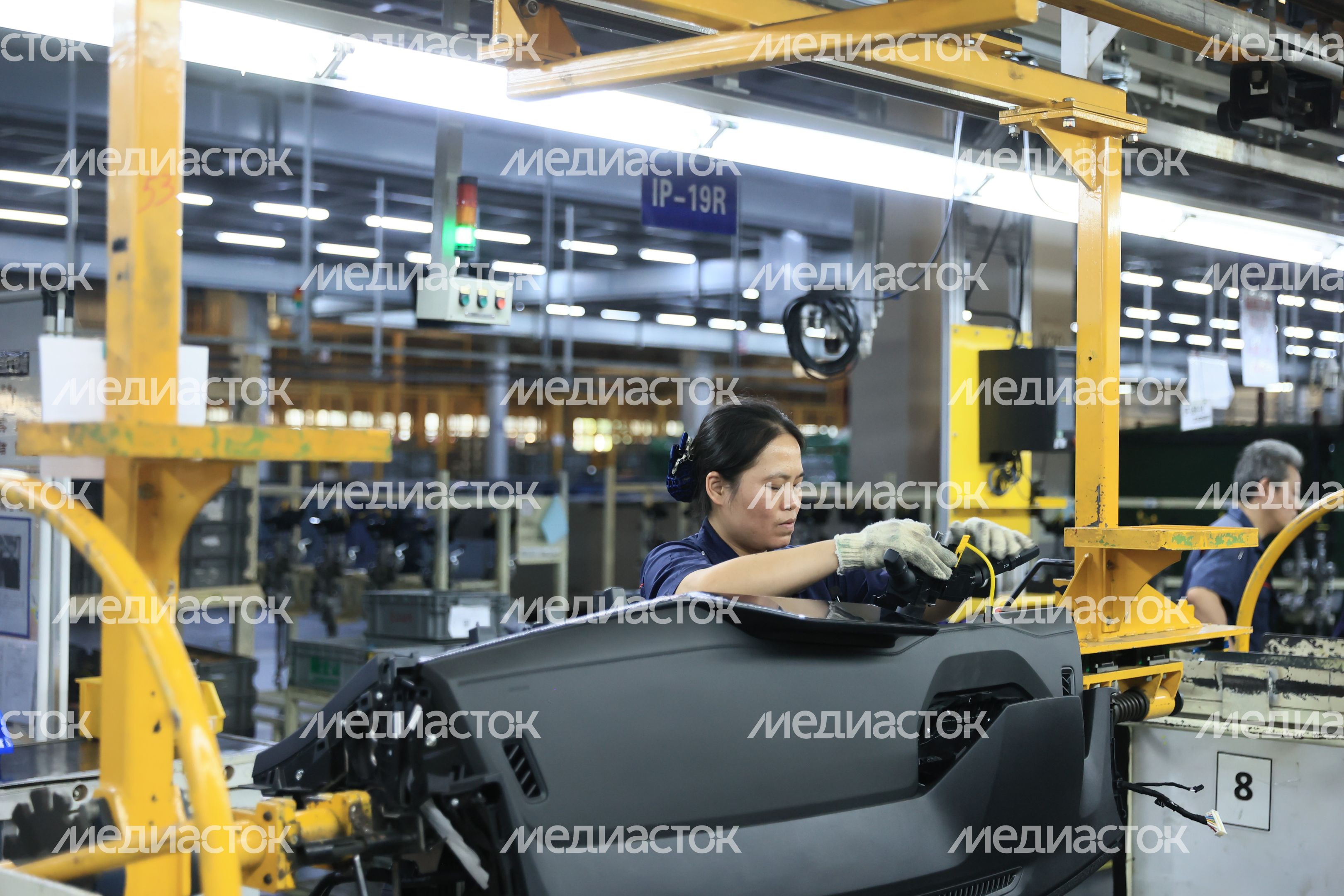 Посещение автозавода Changan Automobile Group в Китае Губернатором Подмосковья