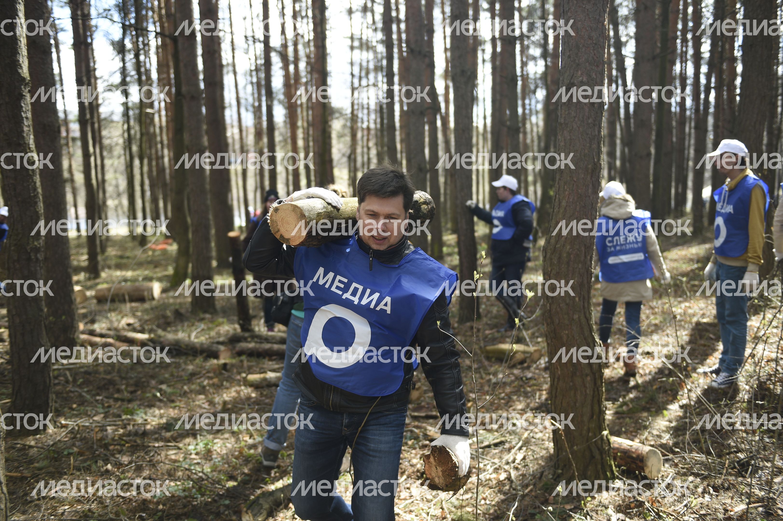 Медиасубботник РИАМО в парке «Дубрава» в Подольске Медиасубботник РИАМО в парке «Дубрава» в Подольске