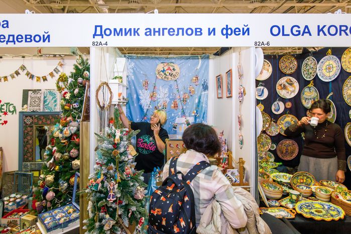 Предметы народных художественных промыслов на выставке «Ладья. Зимняя сказка 2024»