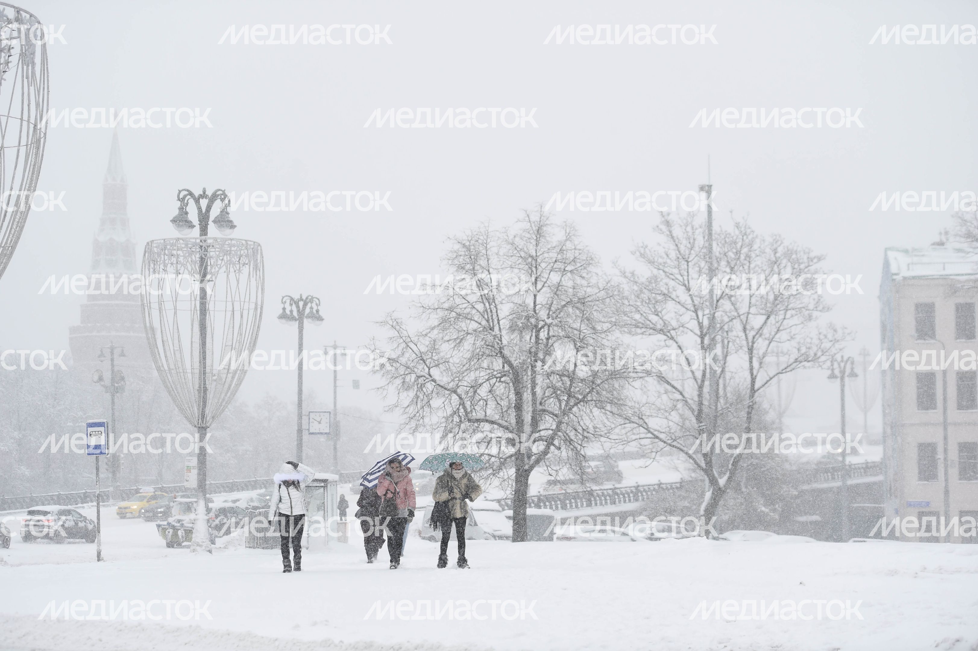 Рекордный снегопад в Москве и Подмосковье