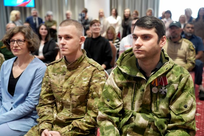 Вручение ключей от автомобилей ветеранам СВО и семьям погибших Героев