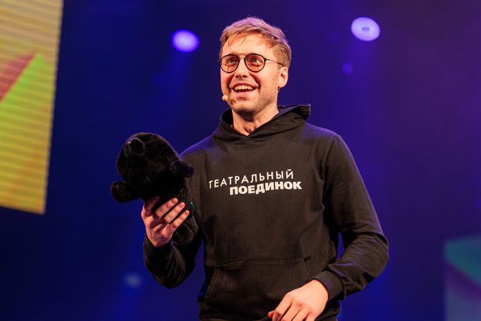 Ведущий финального матча проекта «Театральный поединок» Михаил Грищенко