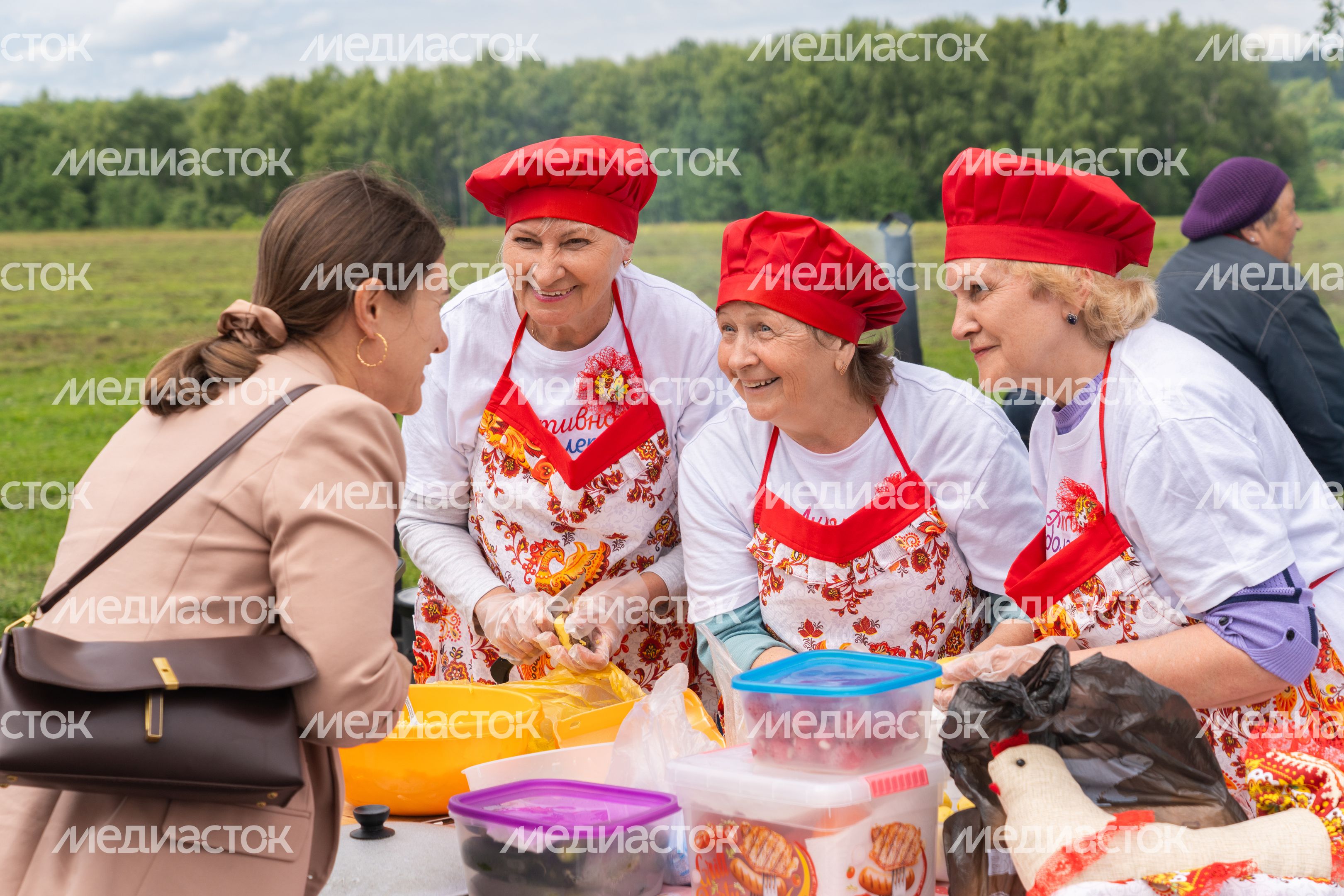 Гастрономический фестиваль «Каша из топора на полях Бородина» на Бородинском поле Можайского округа