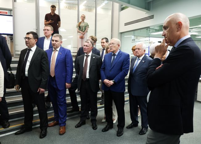 Члены комитета Госдумы по контролю ознакомились с работой Центра управления регионом