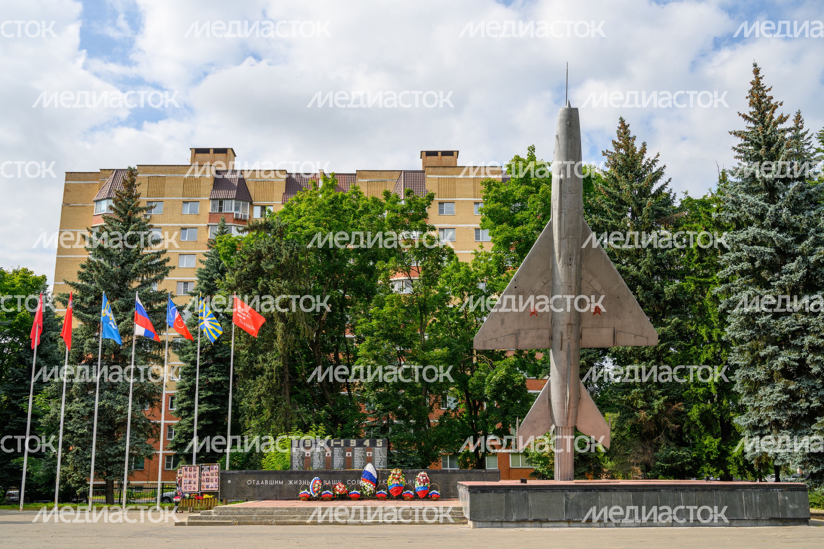 Мемориальный комплекс «Отдавшим жизнь за нашу Советскую Родину» в Щелково Мемориальный комплекс «Отдавшим жизнь за нашу Советскую Родину» в Щелково