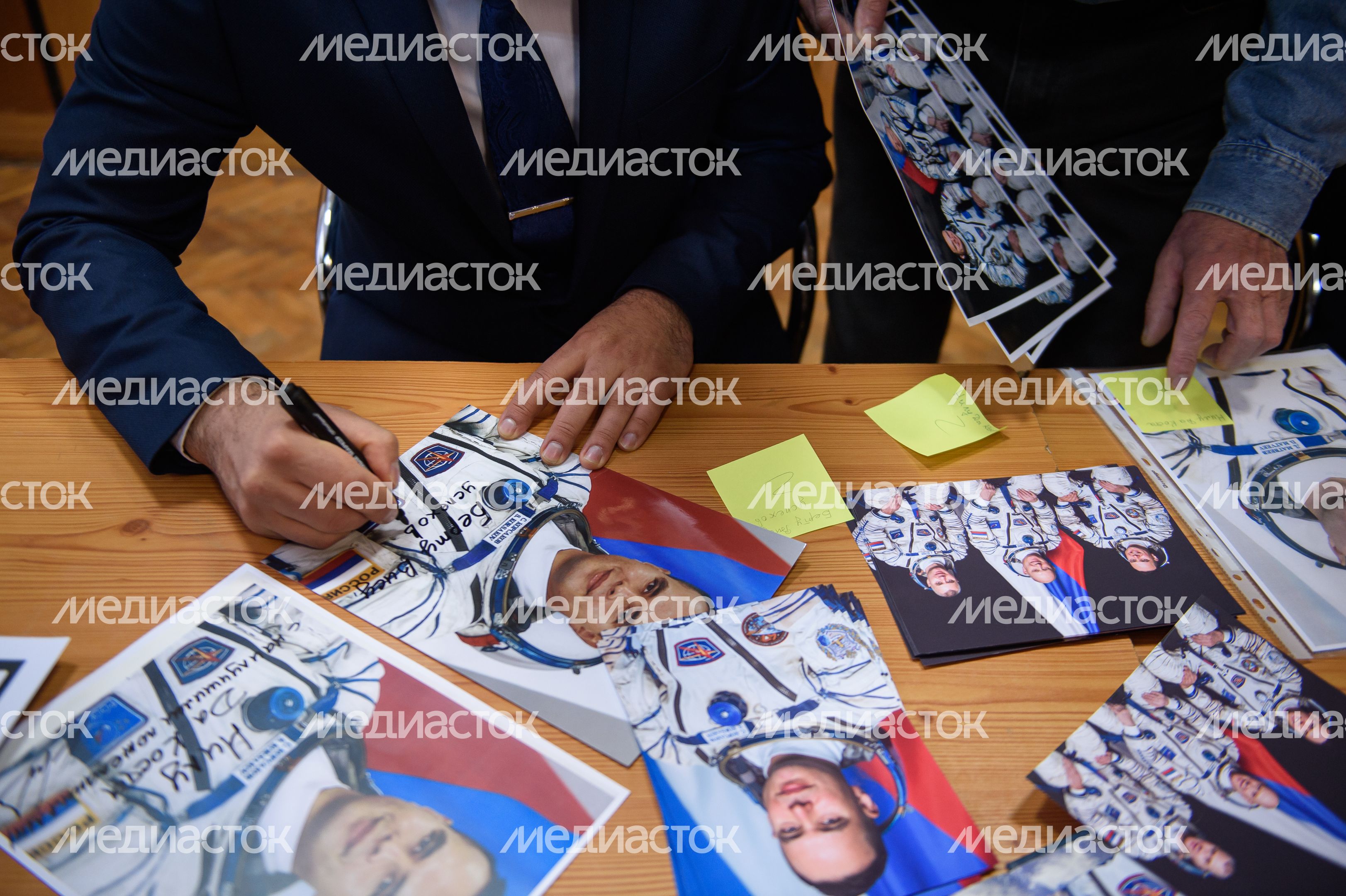 Торжественная встреча космонавтов и астронавтов 67-й длительной экспедиции на МКС