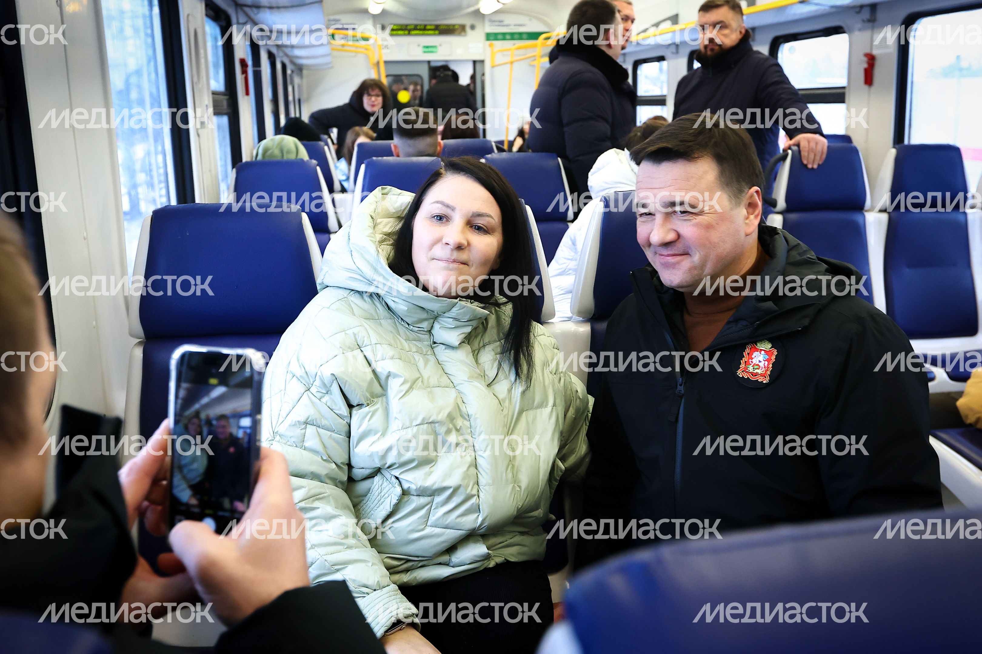 Поездка губернатора Подмосковья в электричке