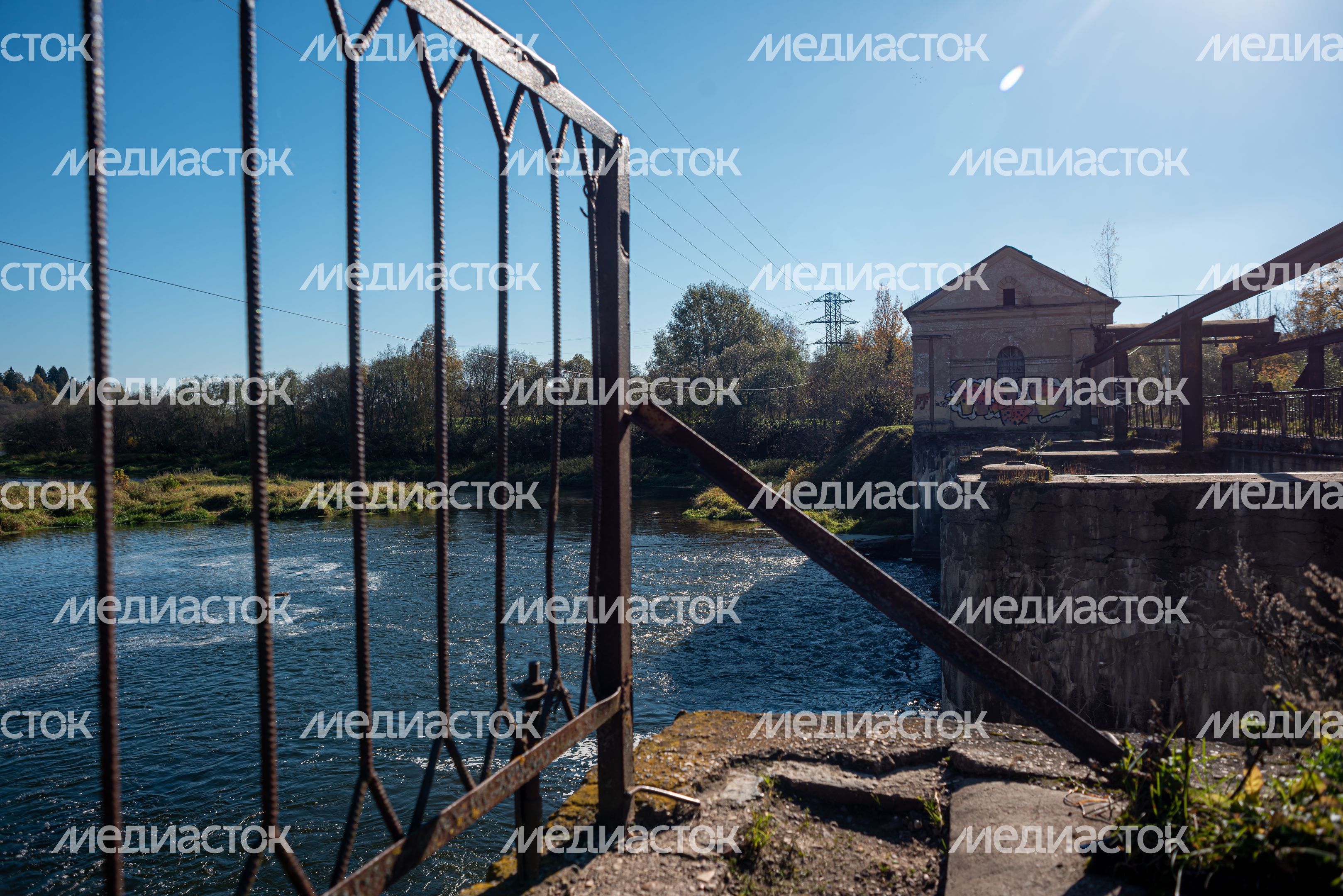 Осенние виды Горбовской ГЭС
