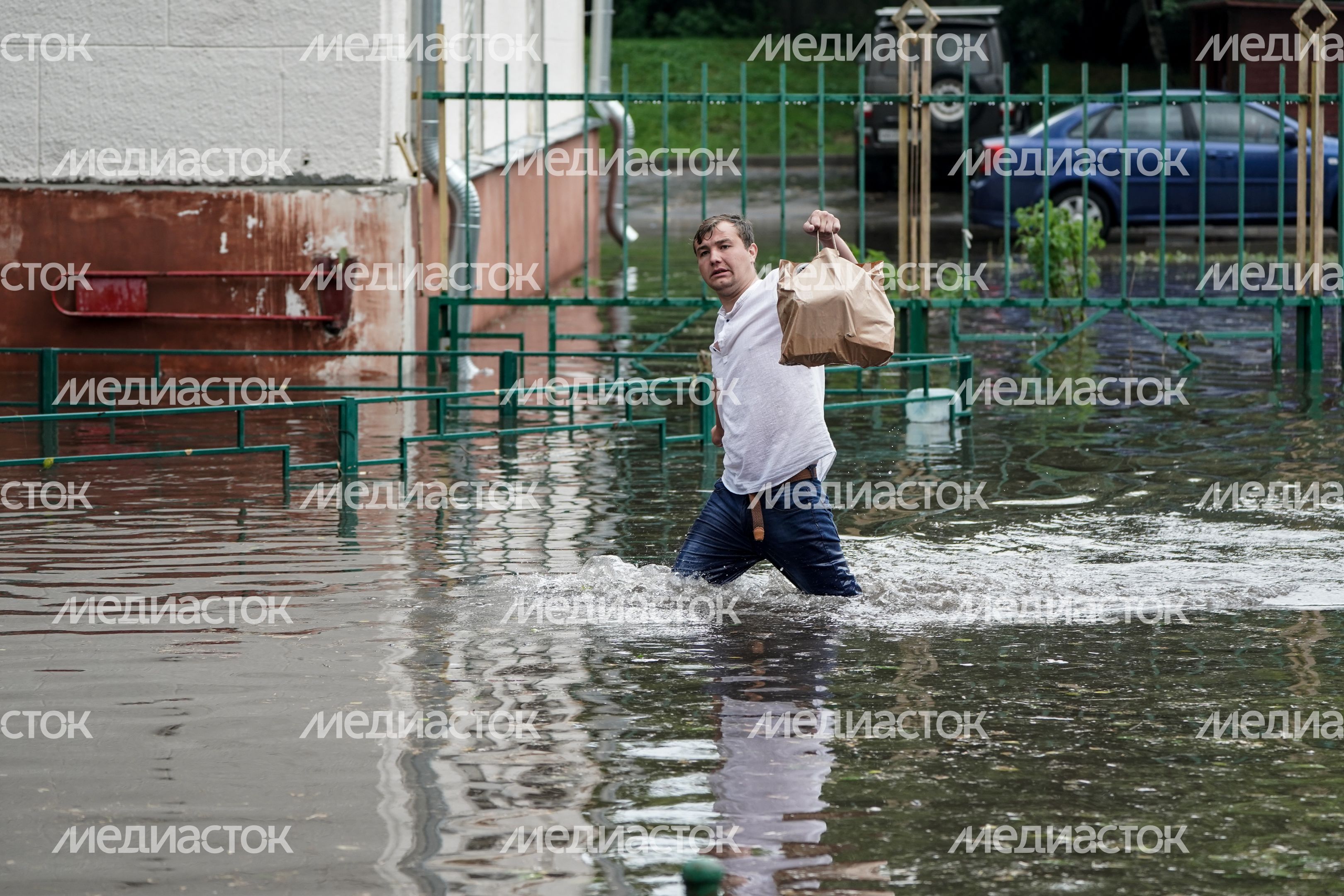 Последствия ливня в Москве Последствия ливня в Москве