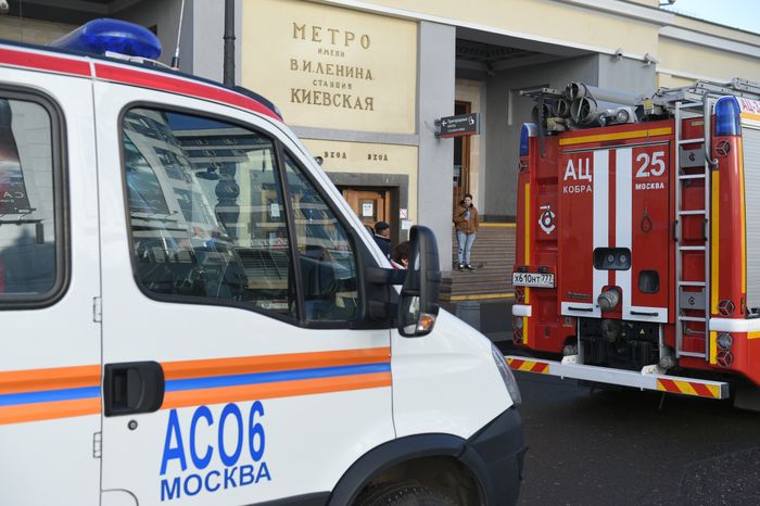Работа аварийный служб на площади Киевского вокзала