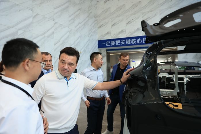 Посещение автозавода Changan Automobile Group в Китае Губернатором Подмосковья