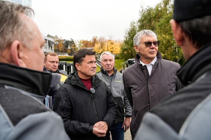 Андрей Воробьев передал партию новых автобусов округам Подмосковья