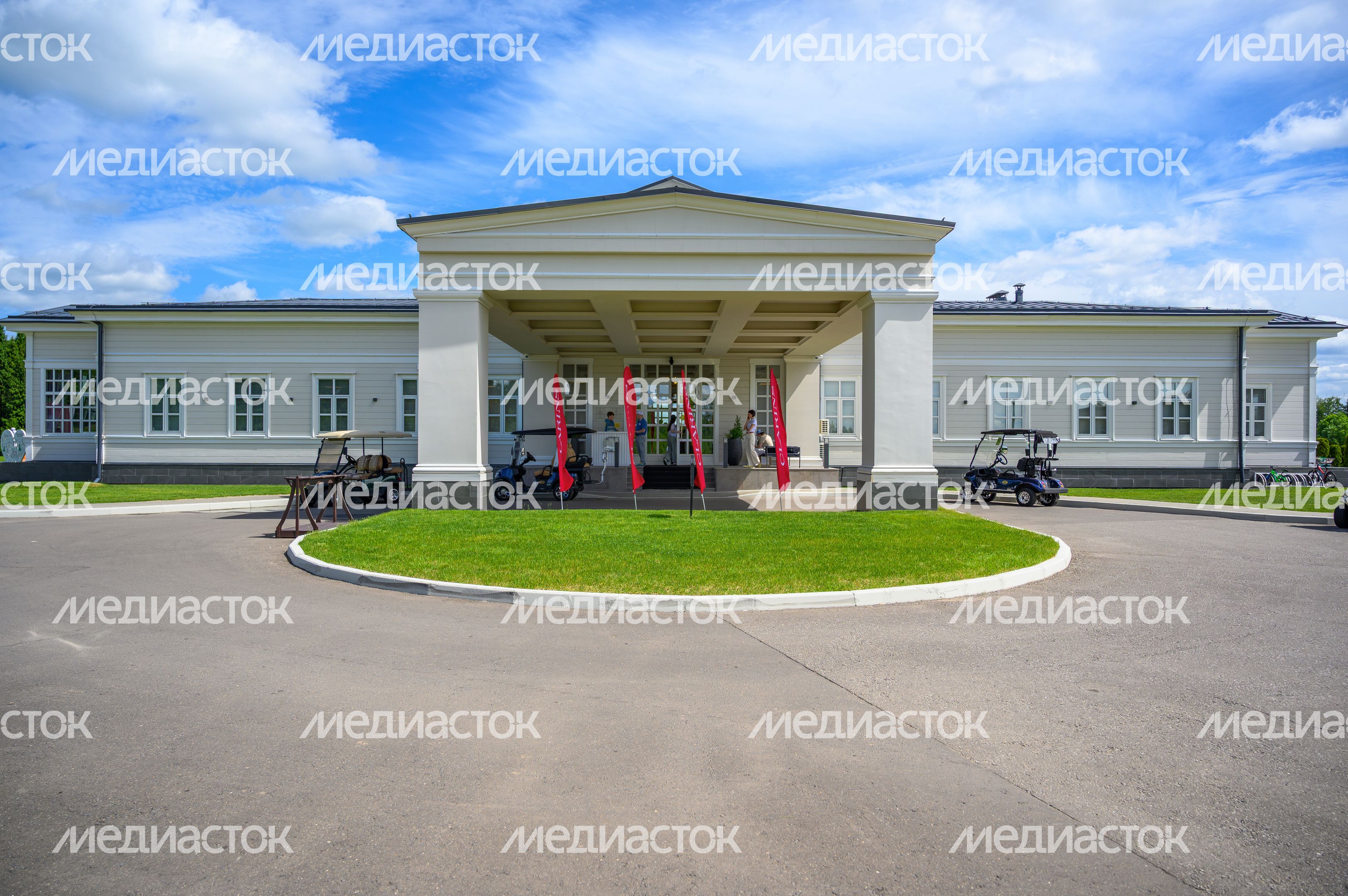 Открытие сезона в гольф-клубе «Целеево» Дмитровского округа Открытие сезона в гольф-клубе «Целеево» Дмитровского округа