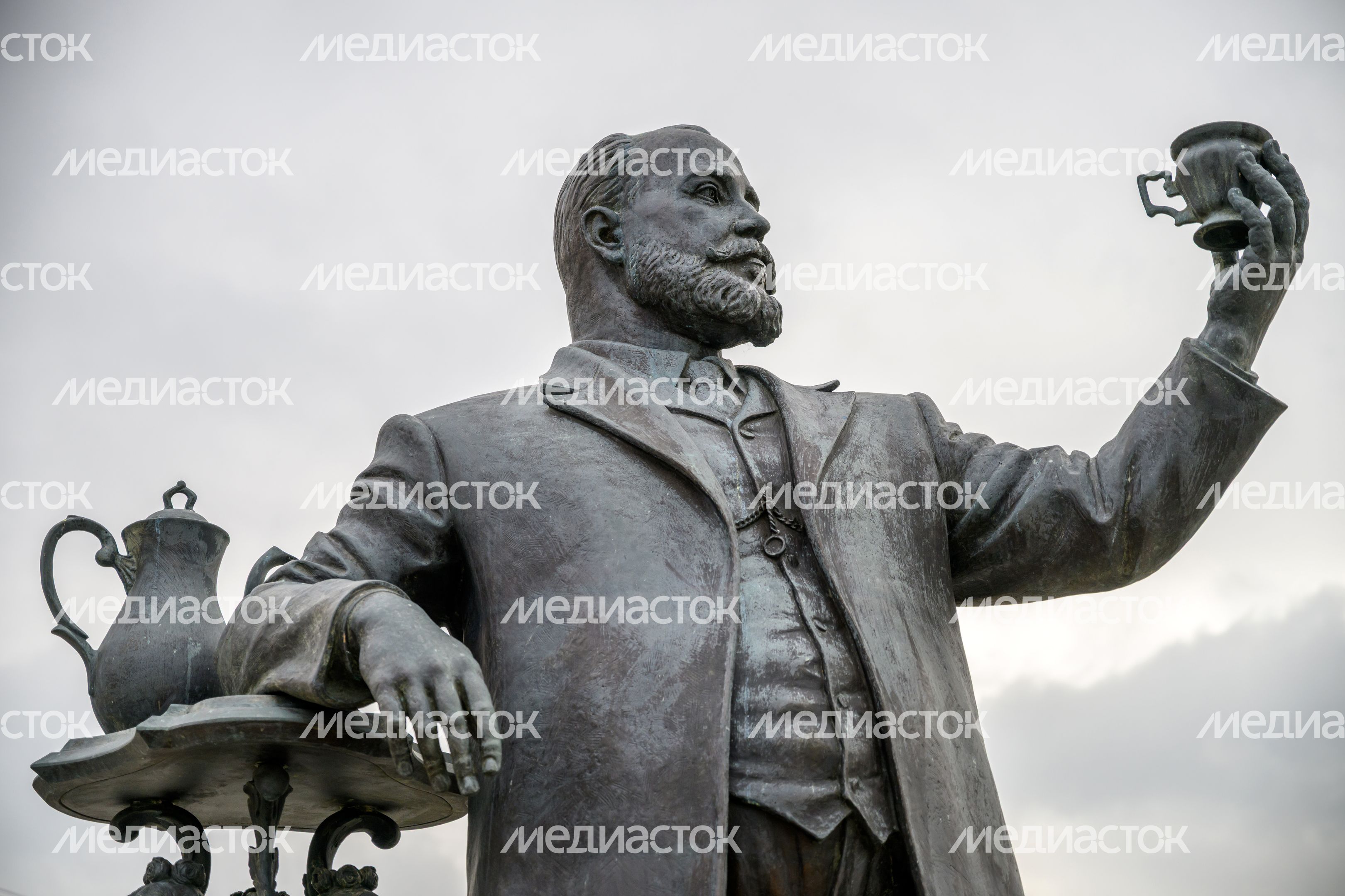 Памятник российскому промышленнику Матвею Кузнецову в Ликино-Дулево Памятник российскому промышленнику Матвею Кузнецову в Ликино-Дулево