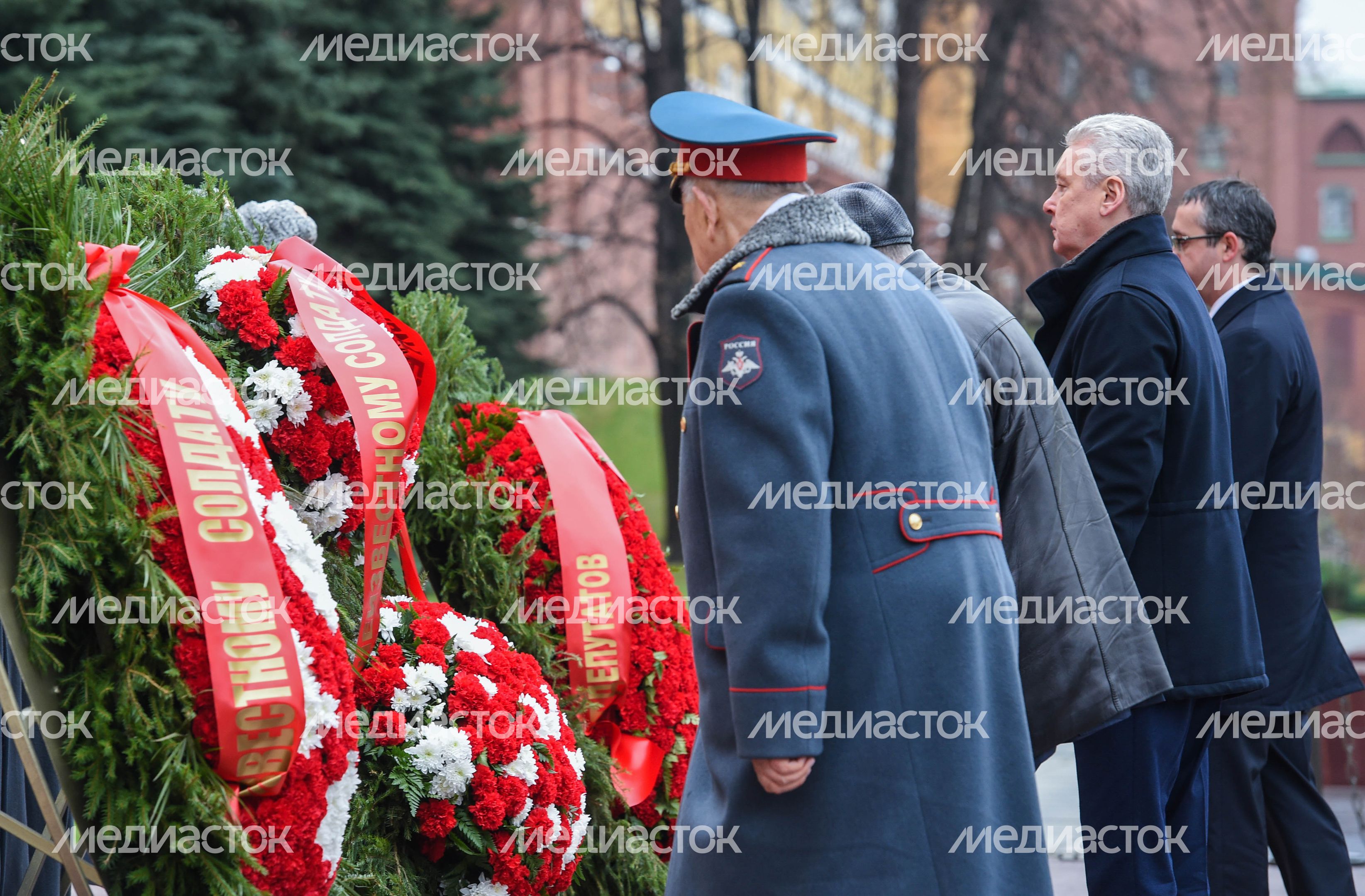 Торжественный марш в честь парада 1941 года на Красной площади в Москве