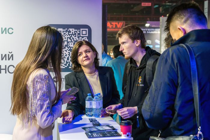 Выставочный стенд на форуме по криптовалютам и блокчейн-технологиям CRYPTO SUMMIT 2025 в Одинцово