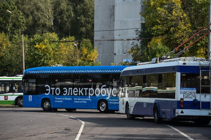 Первый электробус вышел на маршрут в Москве