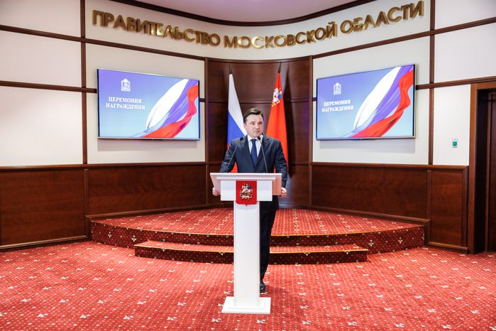 Андрей Воробьев вручил бойцам подразделения БАРС медали "За храбрость" II степени