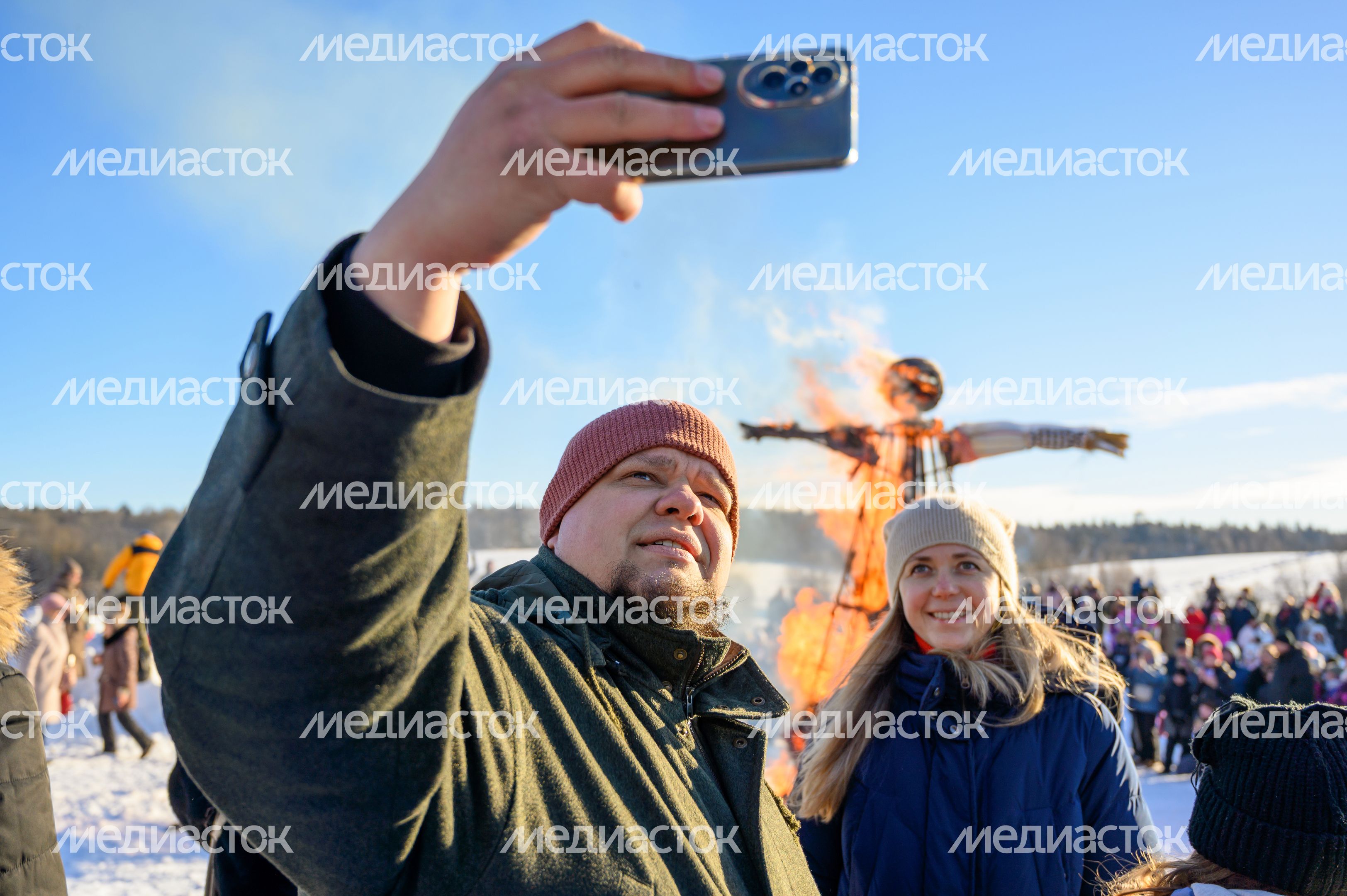 Сожжение чучела на Масленице в Мураново Сожжение чучела на Масленице в Мураново