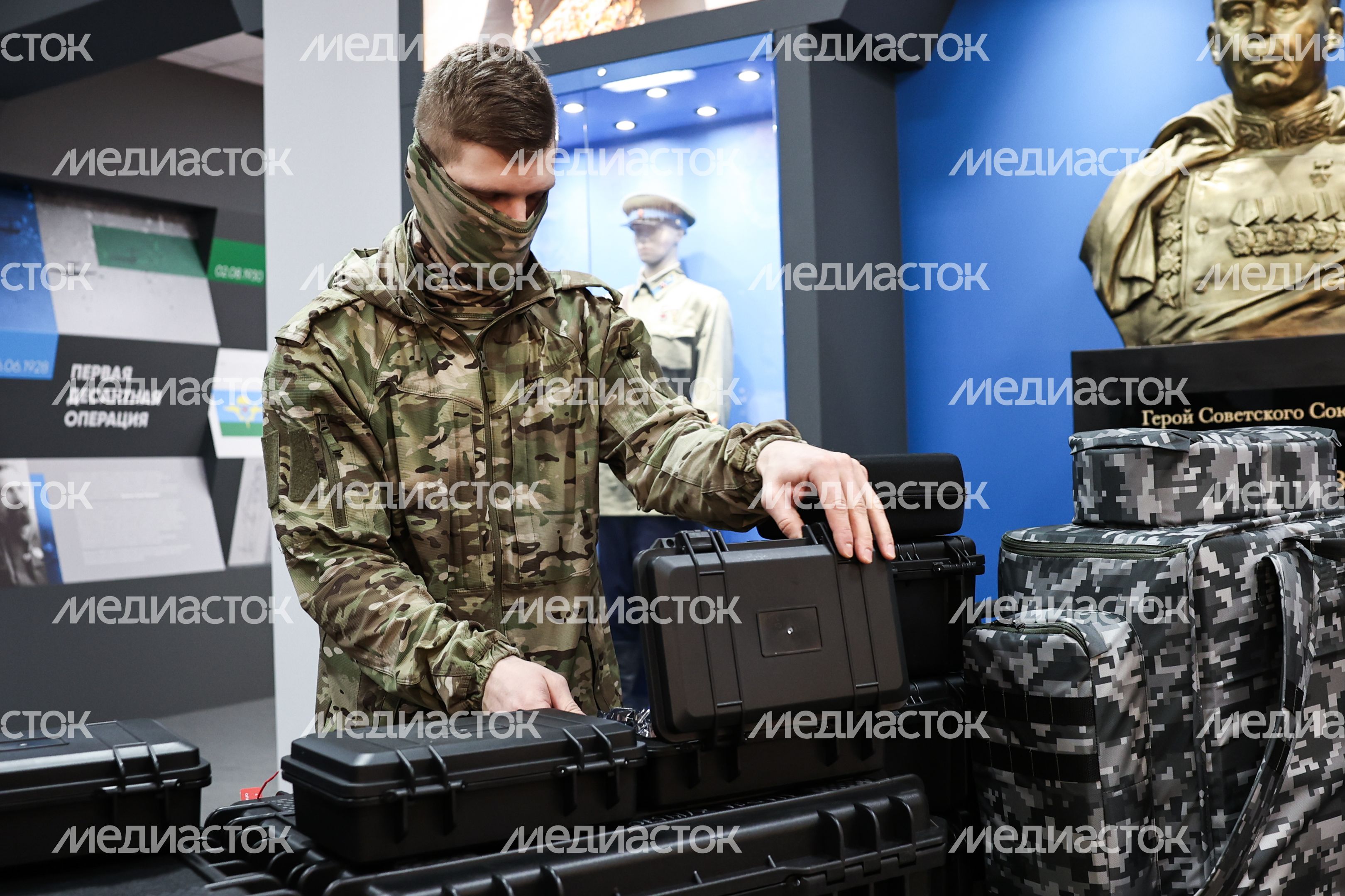 Команда губернатора Московской области передала бригаде спецназа ВДВ тепловизоры и дроны Команда губернатора Московской области передала бригаде спецназа ВДВ тепловизоры и дроны
