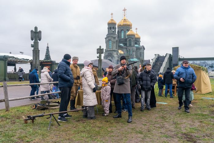 Интерактивные площадки для зрителей военно-исторической реконструкции «Битва под Москвой» ко Дню воинской славы России