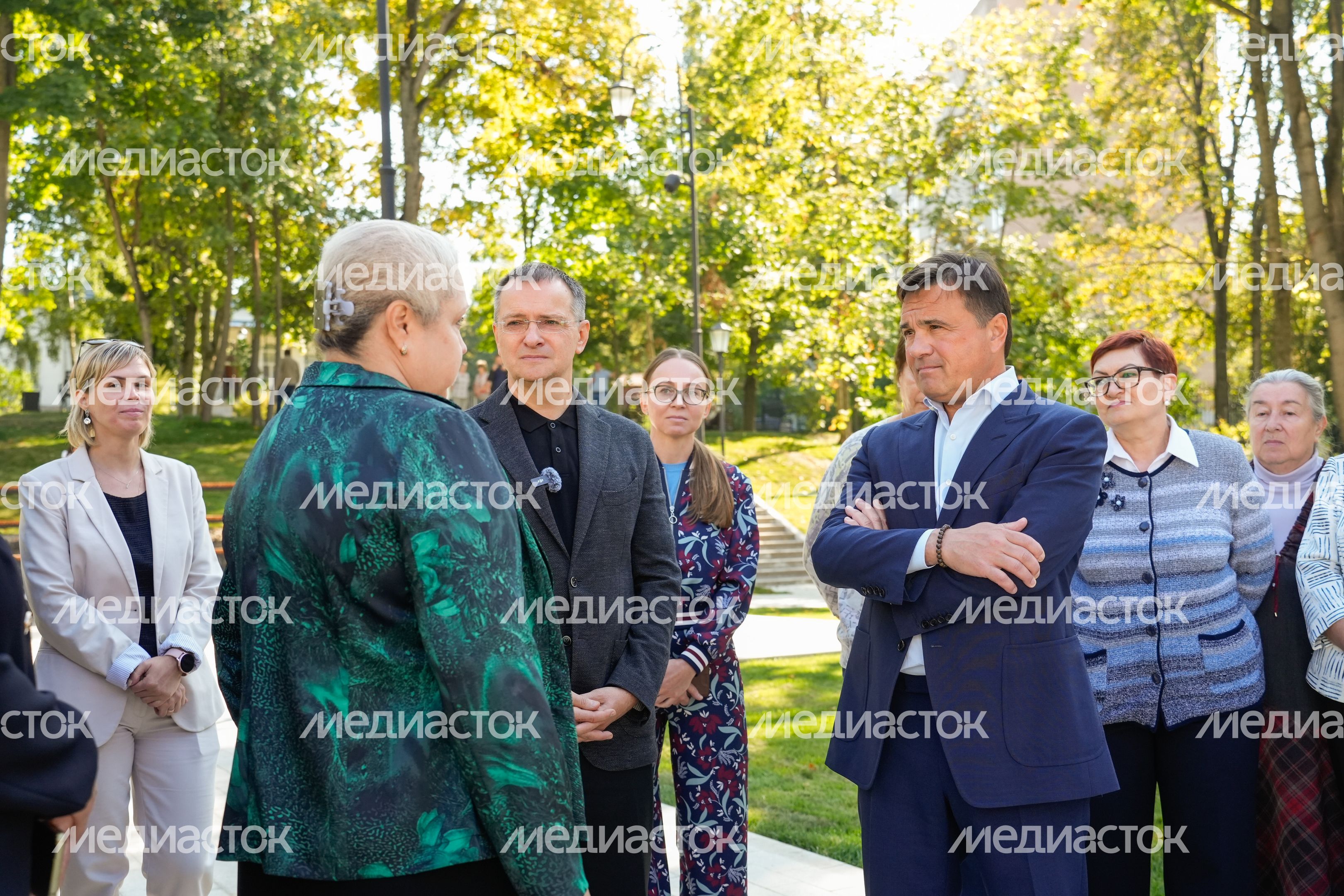 Андрей Воробьев и Владимир Мединский открыли новый сквер в усадьбе "Лыткарино" Андрей Воробьев и Владимир Мединский открыли новый сквер в усадьбе "Лыткарино"