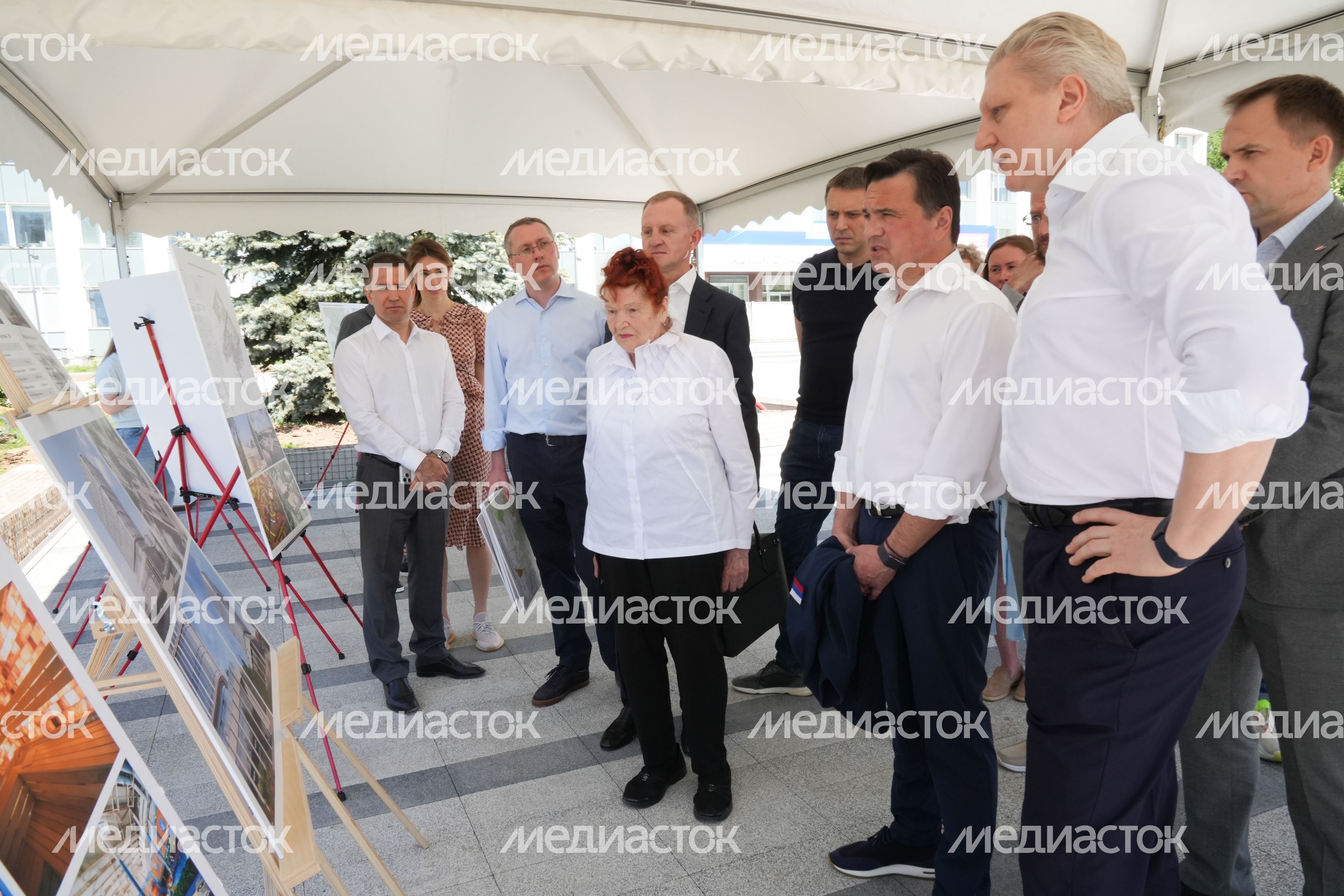 Андрей Воробьев проверил реконструкцию Центральной площади в Одинцове Андрей Воробьев проверил реконструкцию Центральной площади в Одинцове