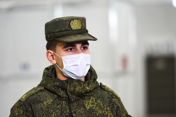 Медицинский центр для больных с коронавирусом, организованный в павильонах Конгрессно-выставочного центра в Кубинке