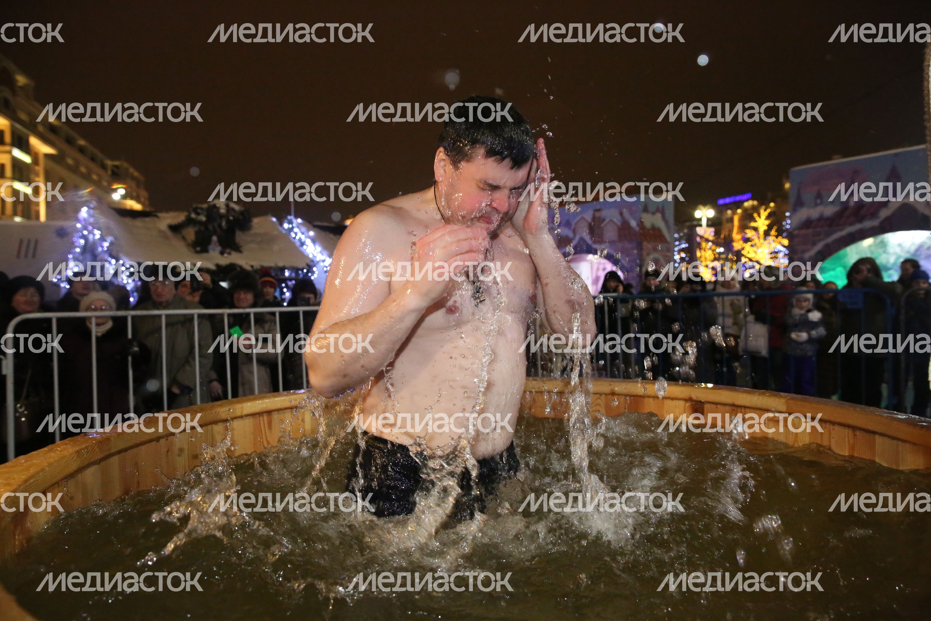 Крещенские купания в Москве
