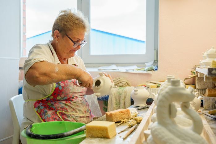 Гжельская фарфоровая мануфактура "Галактика и компания" в Раменском округе