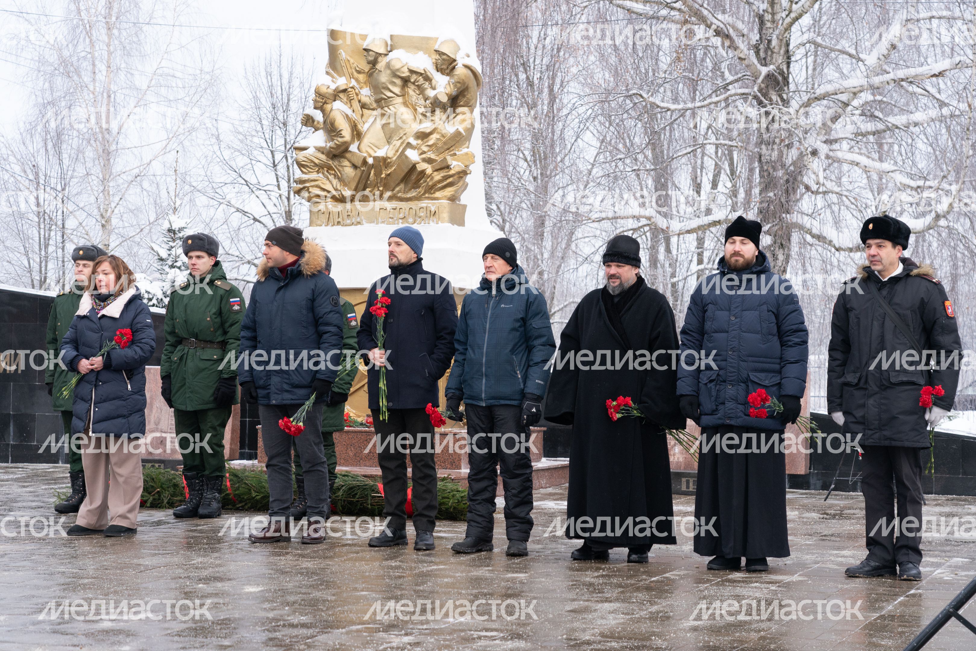 Красногорск. Митинг «Битва под Москвой» в деревне Нефедьево Красногорск. Митинг «Битва под Москвой» в деревне Нефедьево