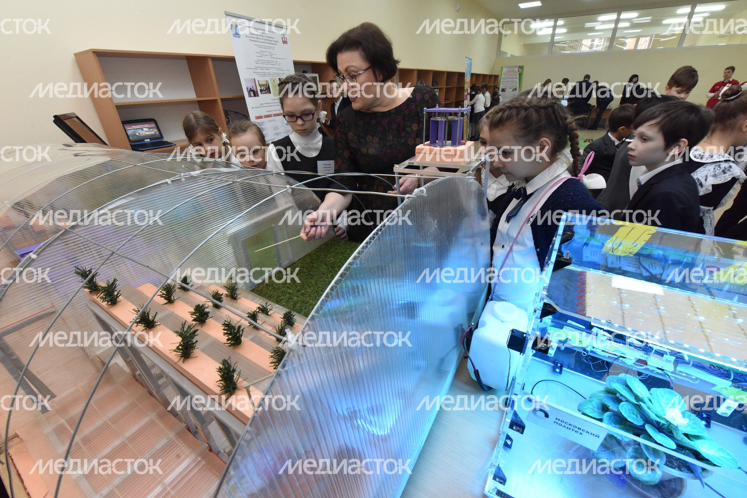 МОУ СОШ №35 г. Подольск. Первый день учебного процесса школе. МОУ СОШ №35 г. Подольск. Первый день учебного процесса школе.