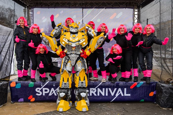 Новогодний забег в карнавальных костюмах Space Carnival 2024 в Королеве