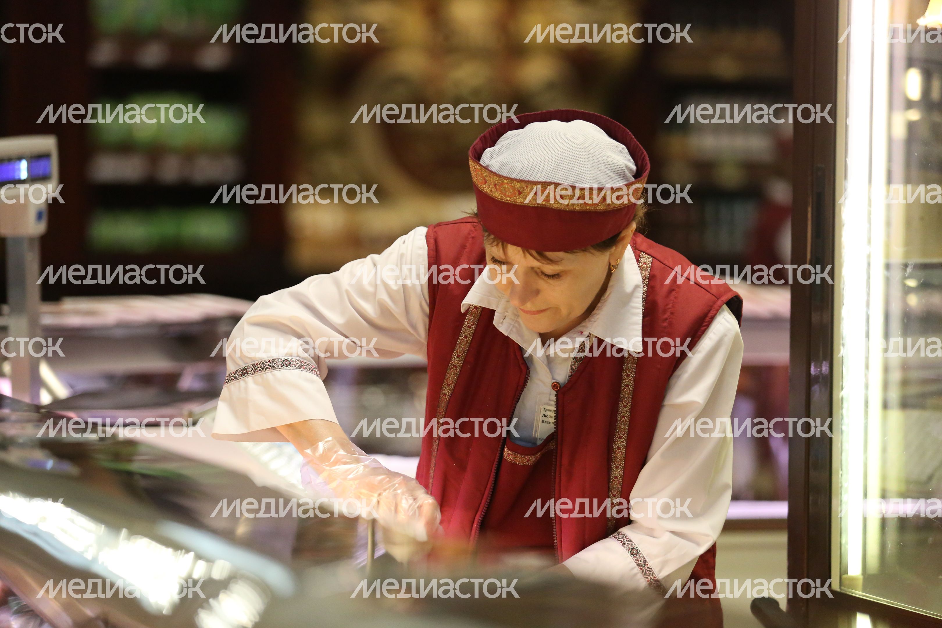 Гастроном «Елисеевский магазин» в Москве