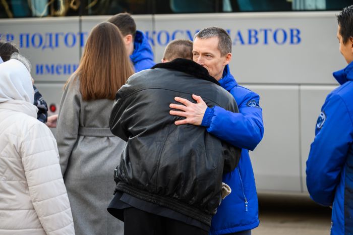 Командир ТПК «Союз МС-27» Сергей Рыжиков на проводах экипажа космонавтов МКС-73 из Звездного городка