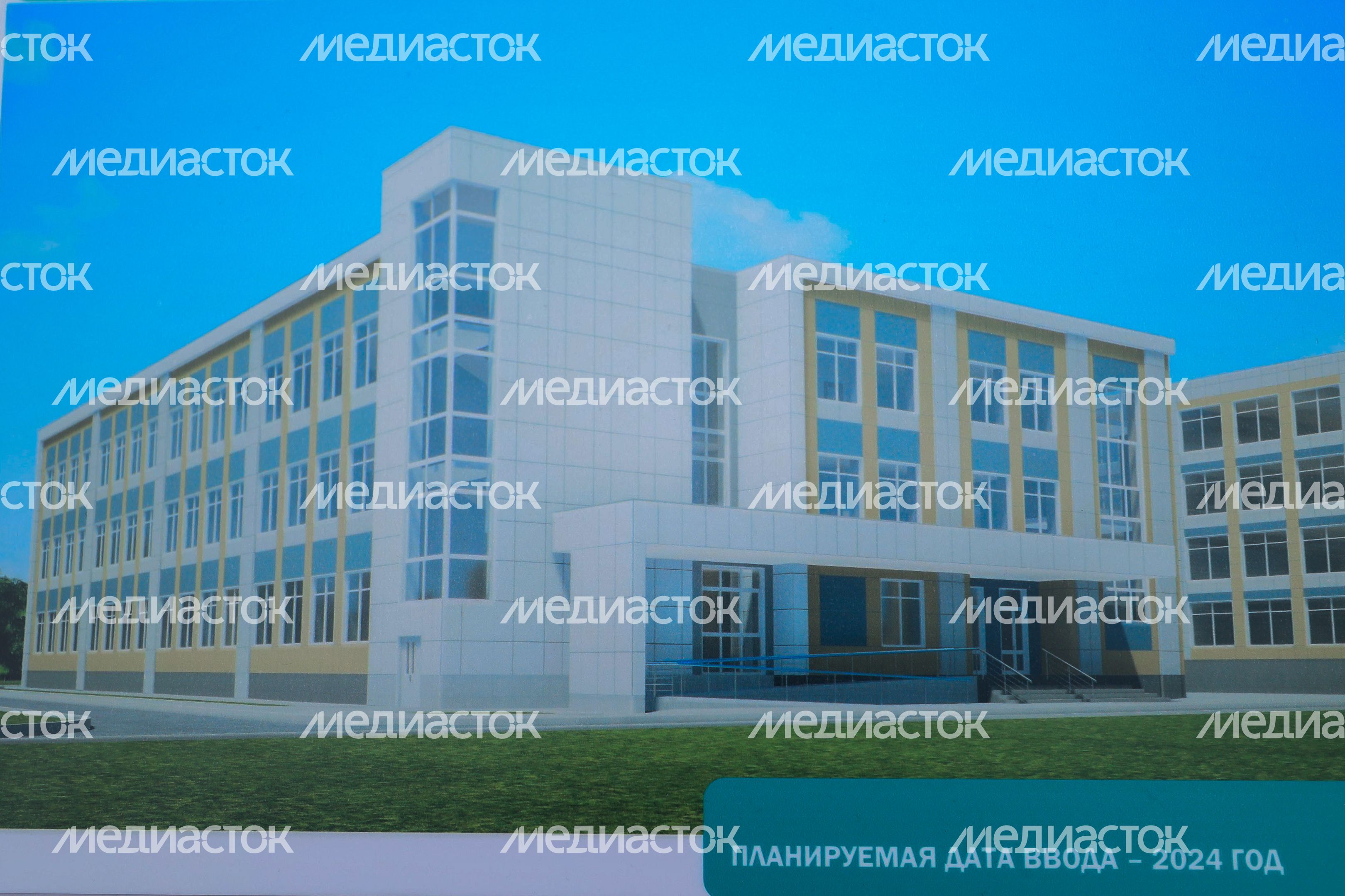 Проверка хода строительства пристройки к школе №14 в Долгопрудном Губернатором Подмосковья