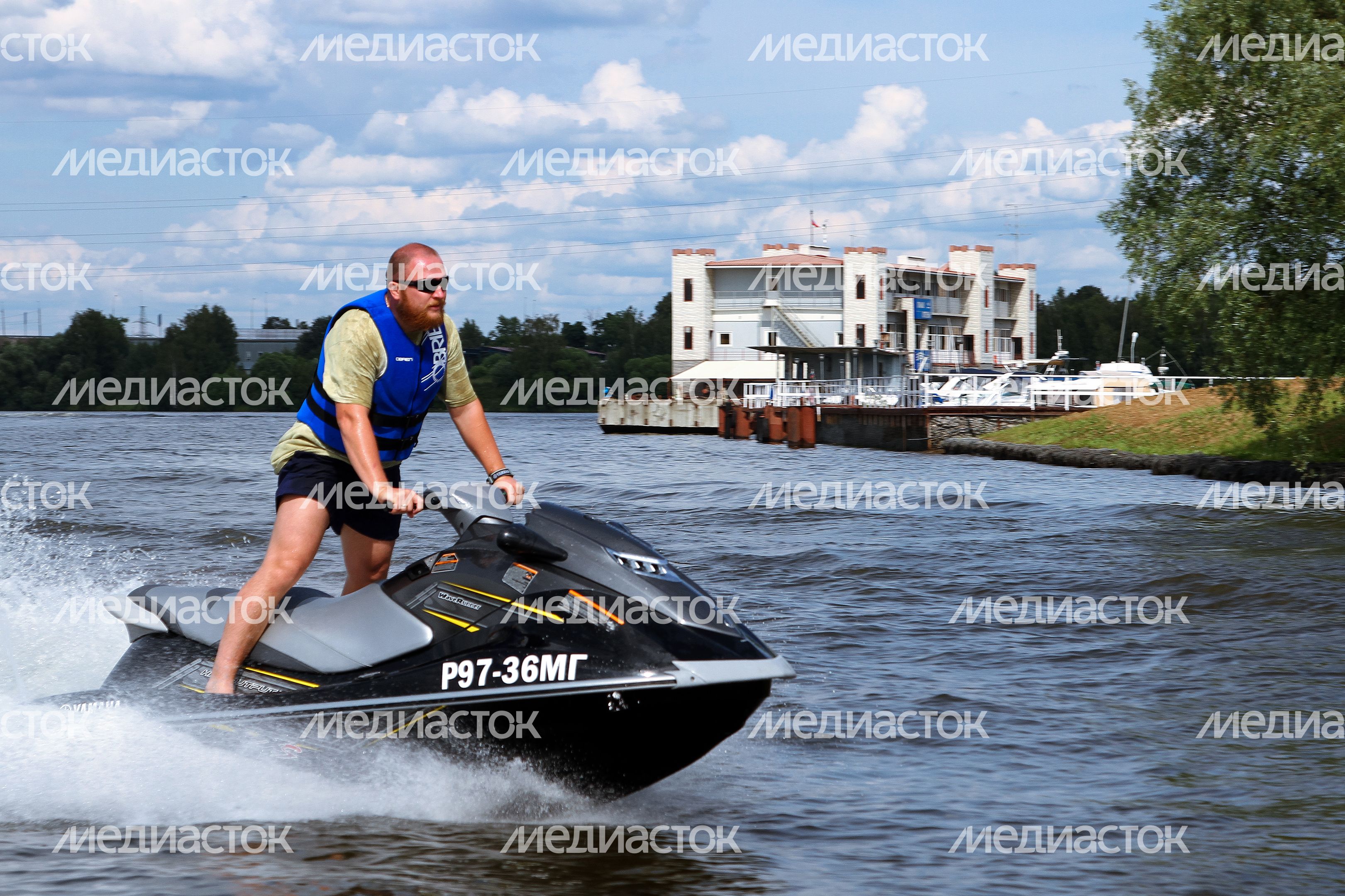 Ярмарка яхт и катеров «Водный мир» Ярмарка яхт и катеров «Водный мир»