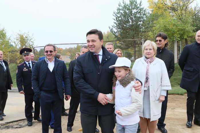 Андрей Воробьев осмотрел городок для многодетных семей